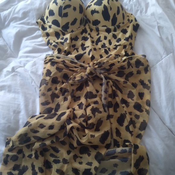 Bathing suit - Picture 6 of 6